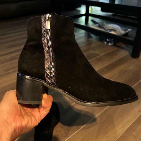 Joy & Peace boots - Picture 5 of 11